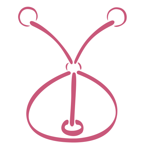 Dessin simple au trait rose d'un papillon aux ailes arrondies et aux antennes, créé avec des lignes douces et courbes sur un fond gris clair.