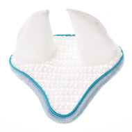 Ear bonnet Glitter Cuties de Hobby Horse LarDen avec deux cornes pointues et souples et une bordure bleue, parfait pour un style ludique ou une protection contre les mouches sur votre Hobby Horse. Photographié sur fond blanc, il rappelle des oreilles d’animal fantaisie.