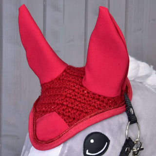 Bonnet d’oreilles rouge en crochet