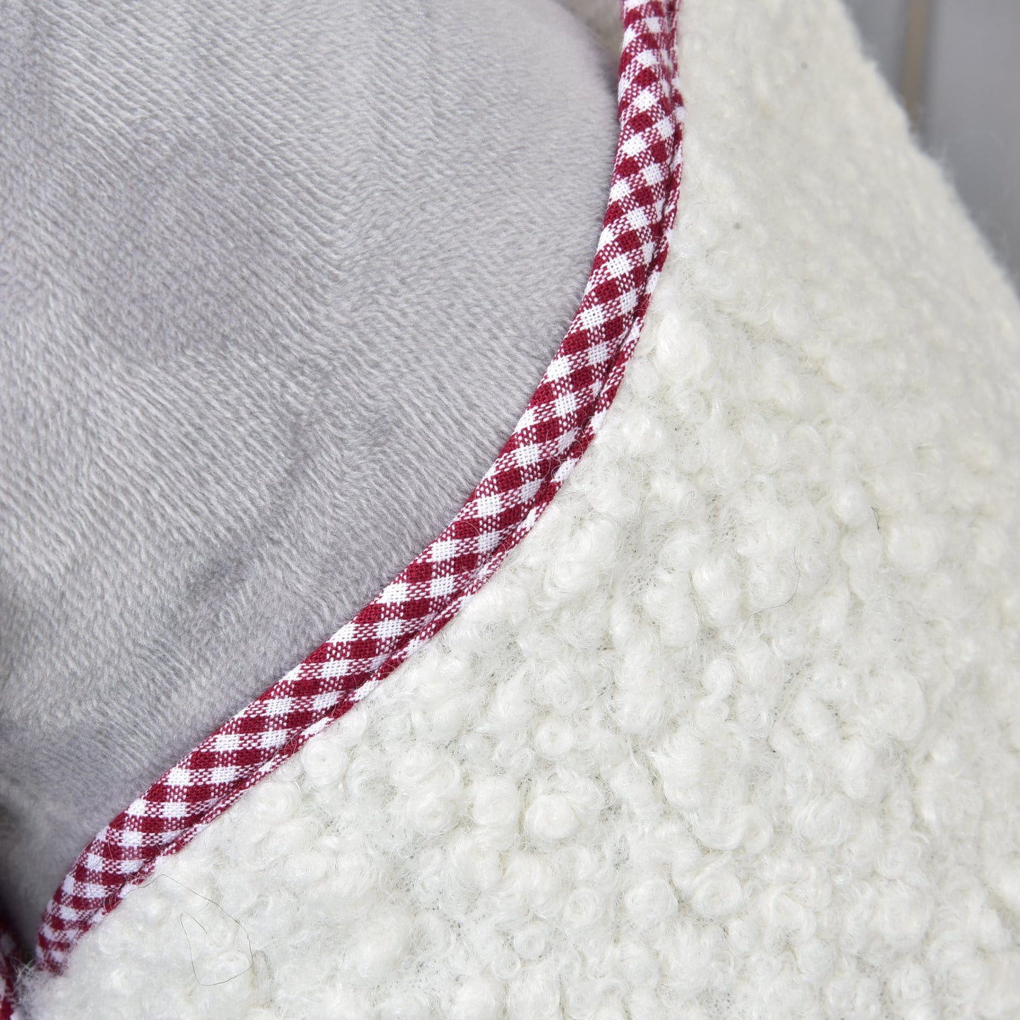 Cube couverture rouge