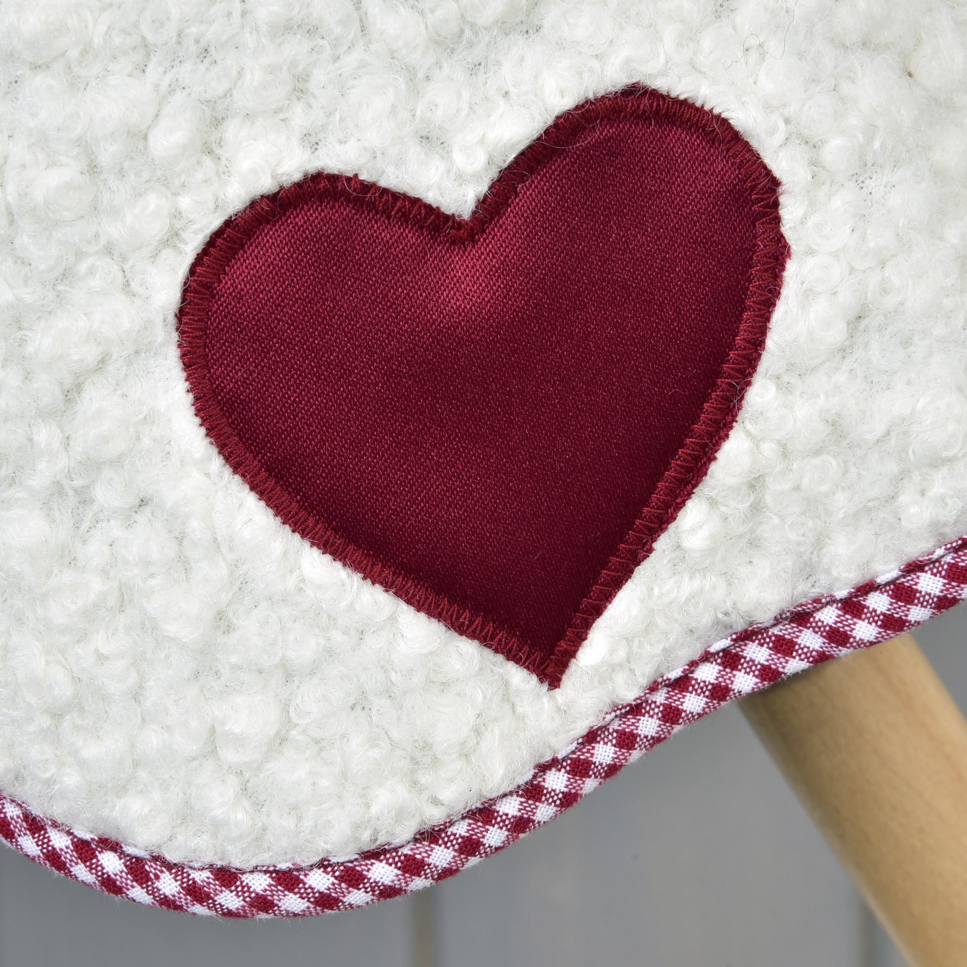 Cube couverture rouge