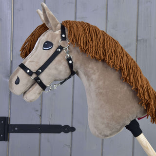 Hobby Horse Oliver avec licol noir + licol en fourrure GRATUIT