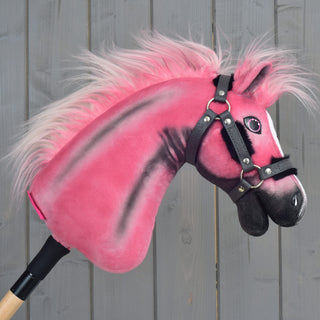 Hobby Horse LarDen Pinkie avec un licol pailleté