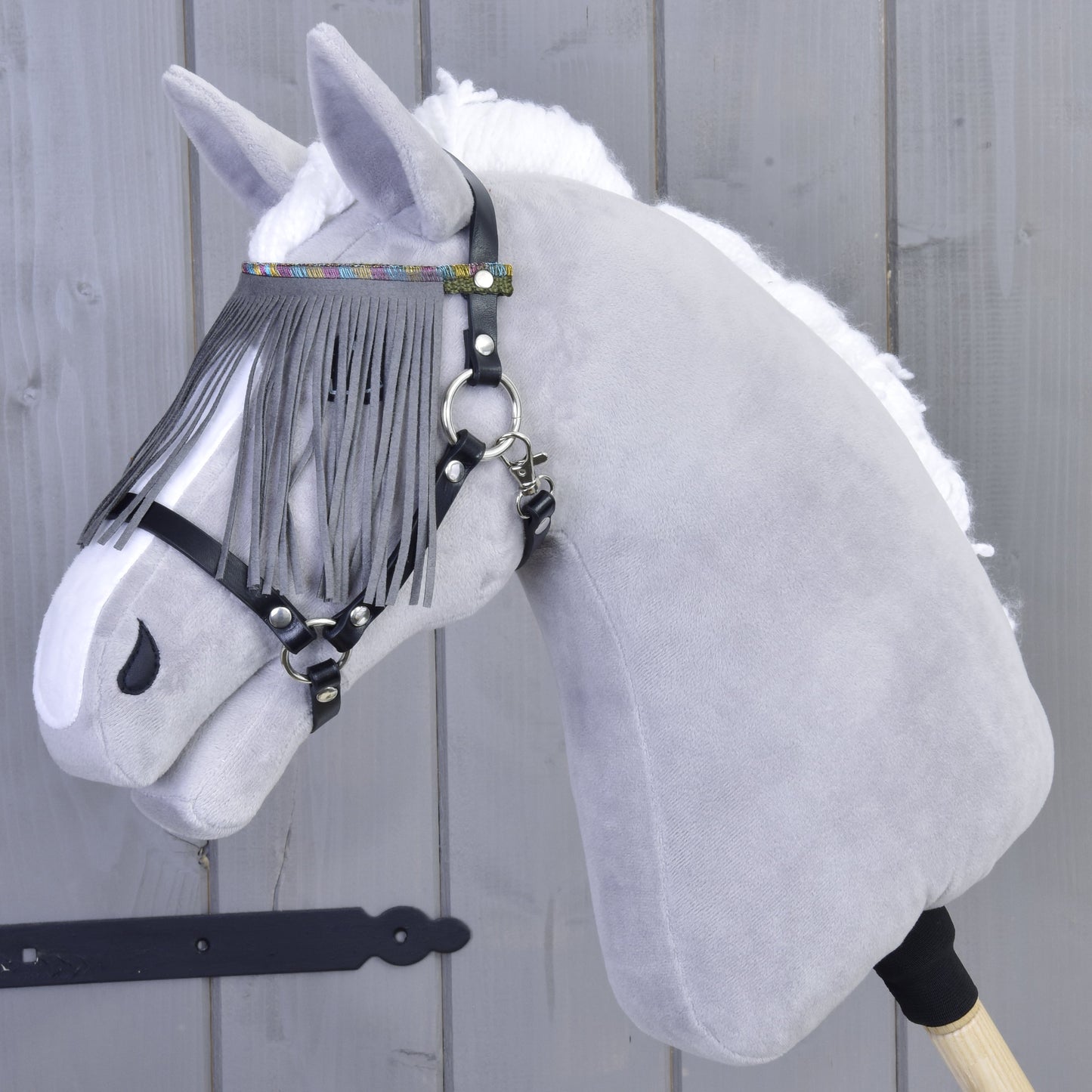 Licol noir avec franges grises