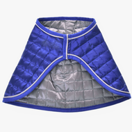 The Hobby Horse LarDen Blanket DeLuxe Blue double-sided features a blue outer layer and a silver diamond-quilted inner lining with white piping, providing extra protection. Shown flat on a white background.