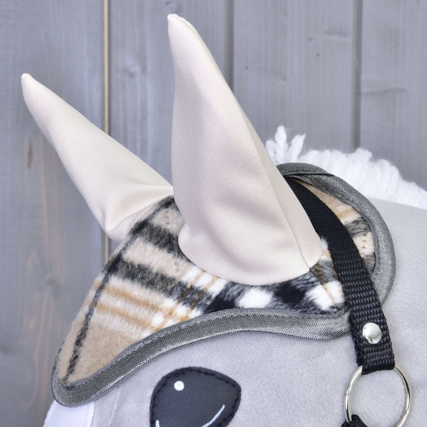 Ear bonnet Cremo England