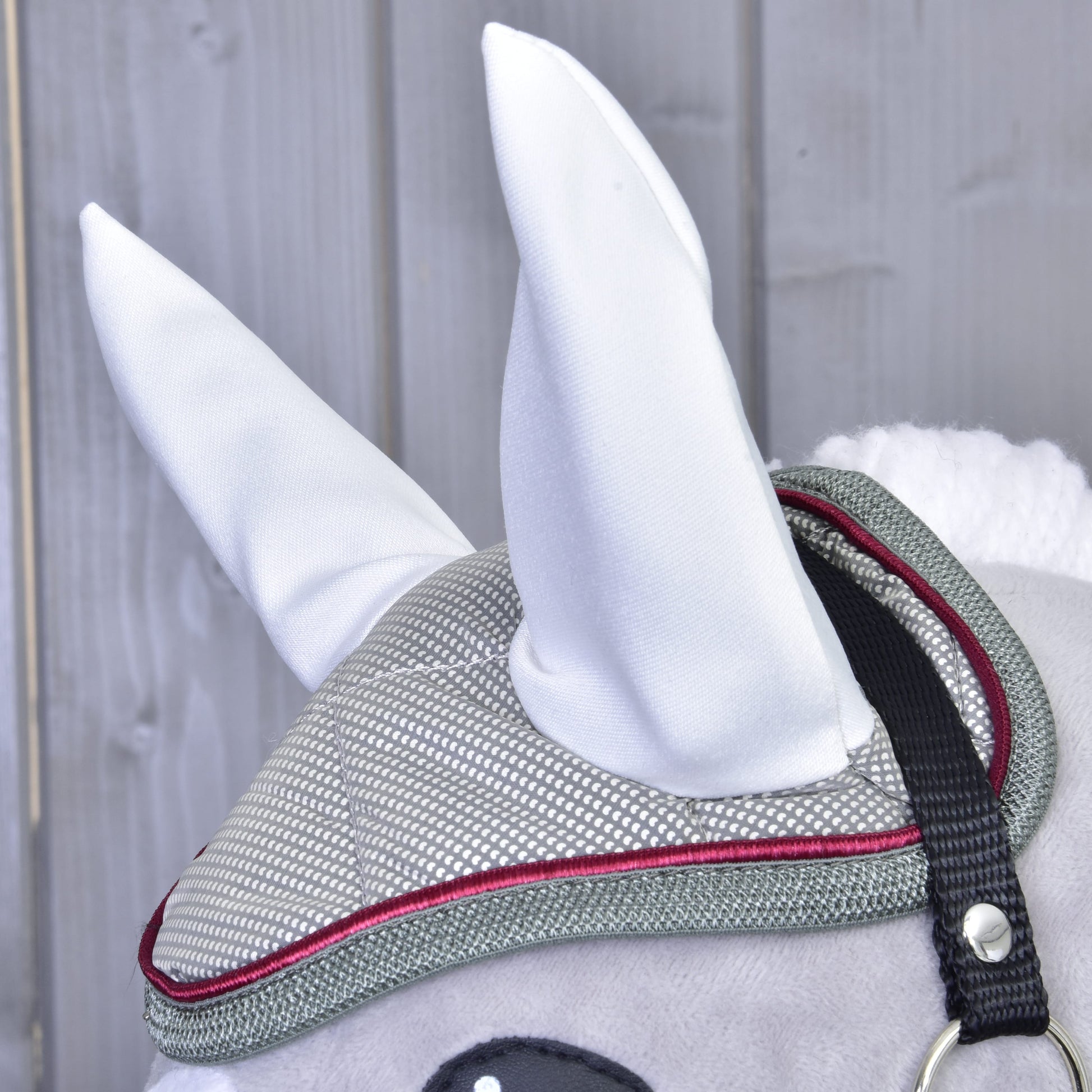 Bonnet d'Oreilles Argent Élégance