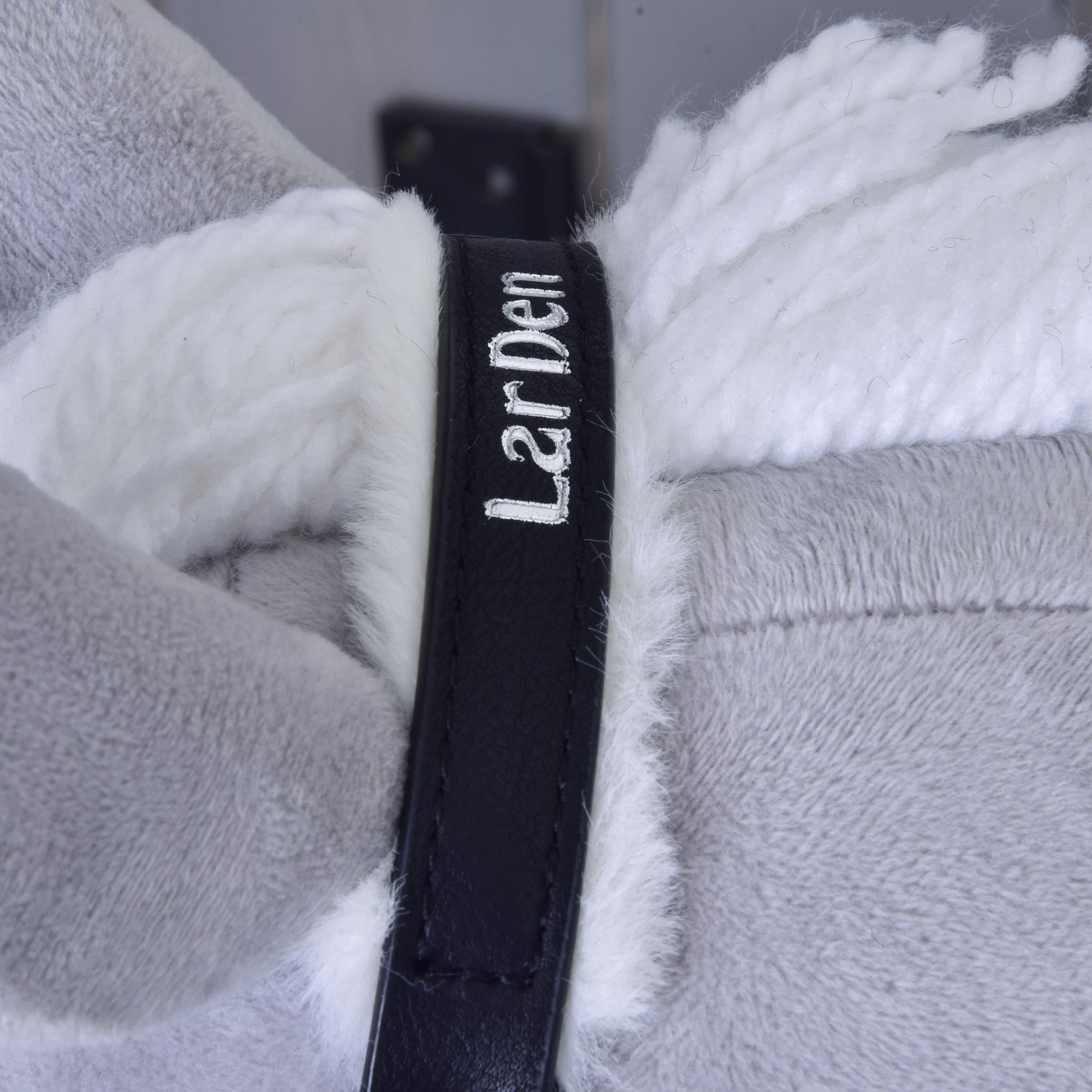 Licol avec fourrure - similicuir Espresso