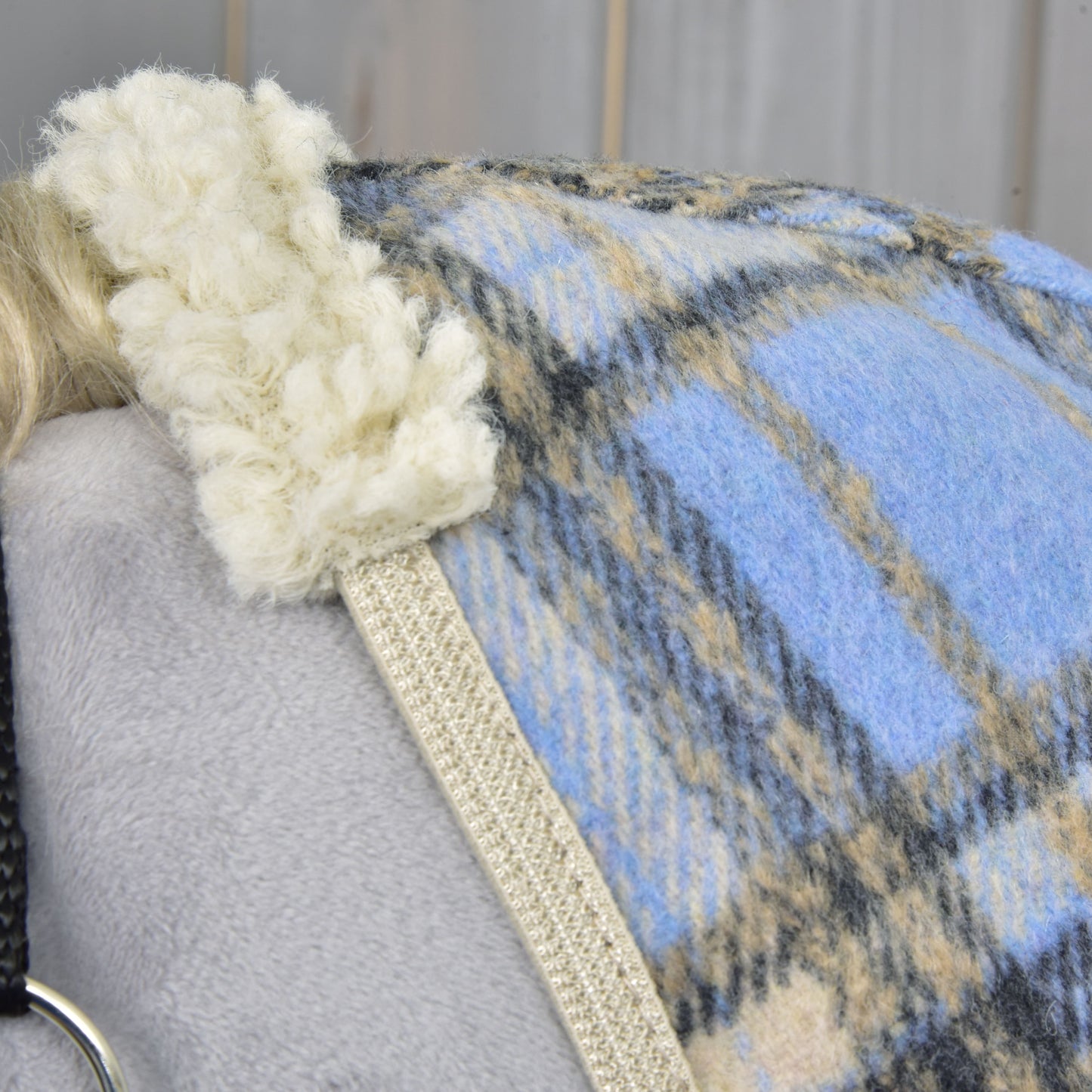 Couverture d'écurie bleu clair